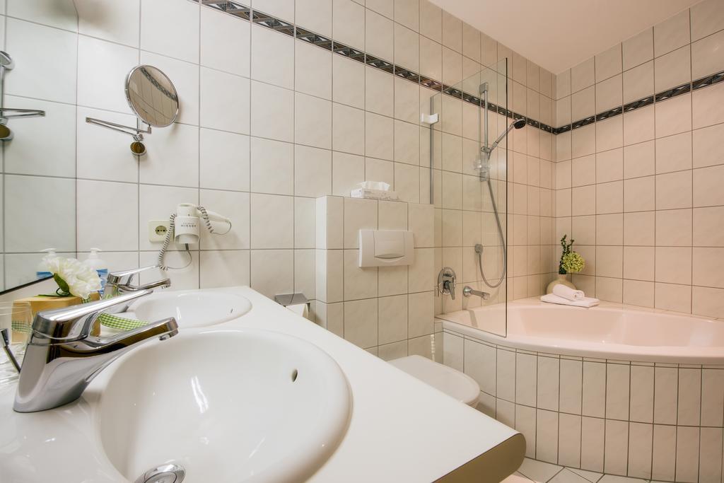 Bischoferhaus Apartment Serfaus Room photo